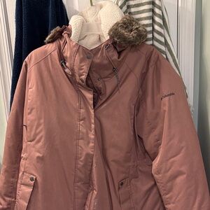 Columbia Women's Mauve Ski Jacket - gently worn; great shape